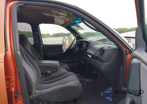 2000 Dodge Dakota Slt/Sport from USA, damaged, VIN 1B7GL2AX6YS624270